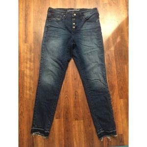 Universal Thread Frayed Hem Jeans